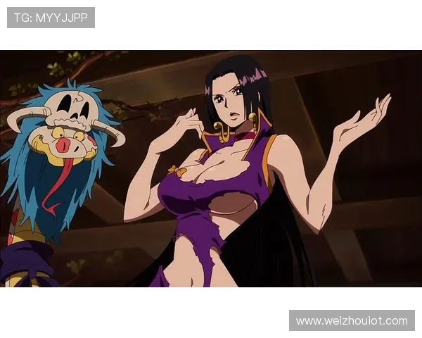 女帝汉库克:被世界政府通缉10年,隐藏的4个身份,最后一个让人心疼