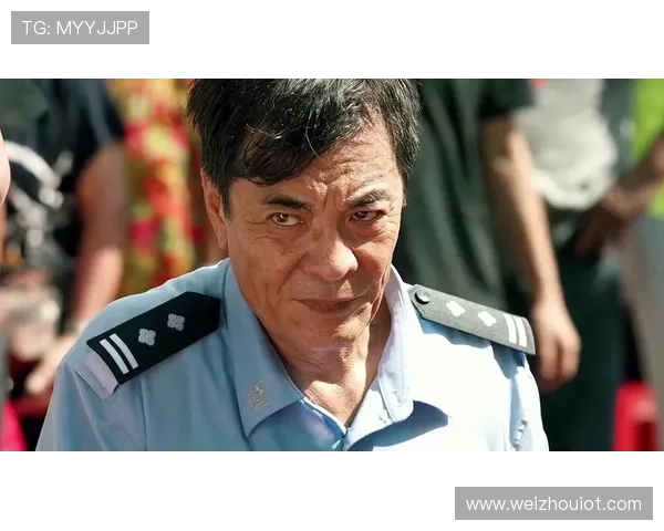 《便衣警察》:潜入暗流涌动的都市丛林,看正义如何无声狩猎