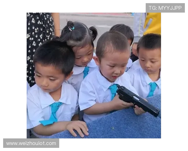 《宝贝战争》：当萌娃遇上“硬汉”，一场笑泪齐飞的育儿攻防战